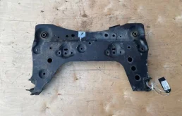 Подрамник двигателя для Nissan Note на фотографиях