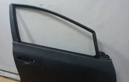Дверь передняя правая для Kia Ceed 2010 года на фотографиях