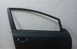 Дверь передняя правая для Kia Ceed 2010 года на фотографиях