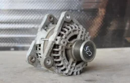 Генератор для Nissan X-Trail 2014 года на фотографиях