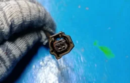 Датчик ABS передний правый для Toyota RAV4 на фотографиях