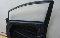 Дверь передняя правая для Kia Ceed 2010 года на фотографиях