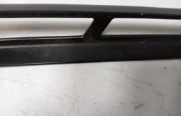 Поводок лобового стеклоочистителя правый для Audi Q7 2007 года на фотографиях