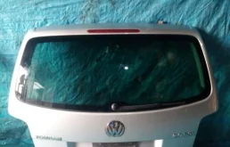Дверь багажника для Volkswagen Touran 2007 года на фотографиях