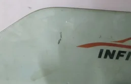 Стекло двери переднее левое для Infiniti QX 2020 года на фотографиях